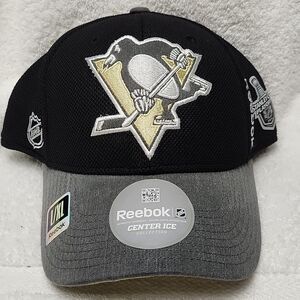Reebok Pittsburgh Penguins L/XL Stretchfit Hat - New